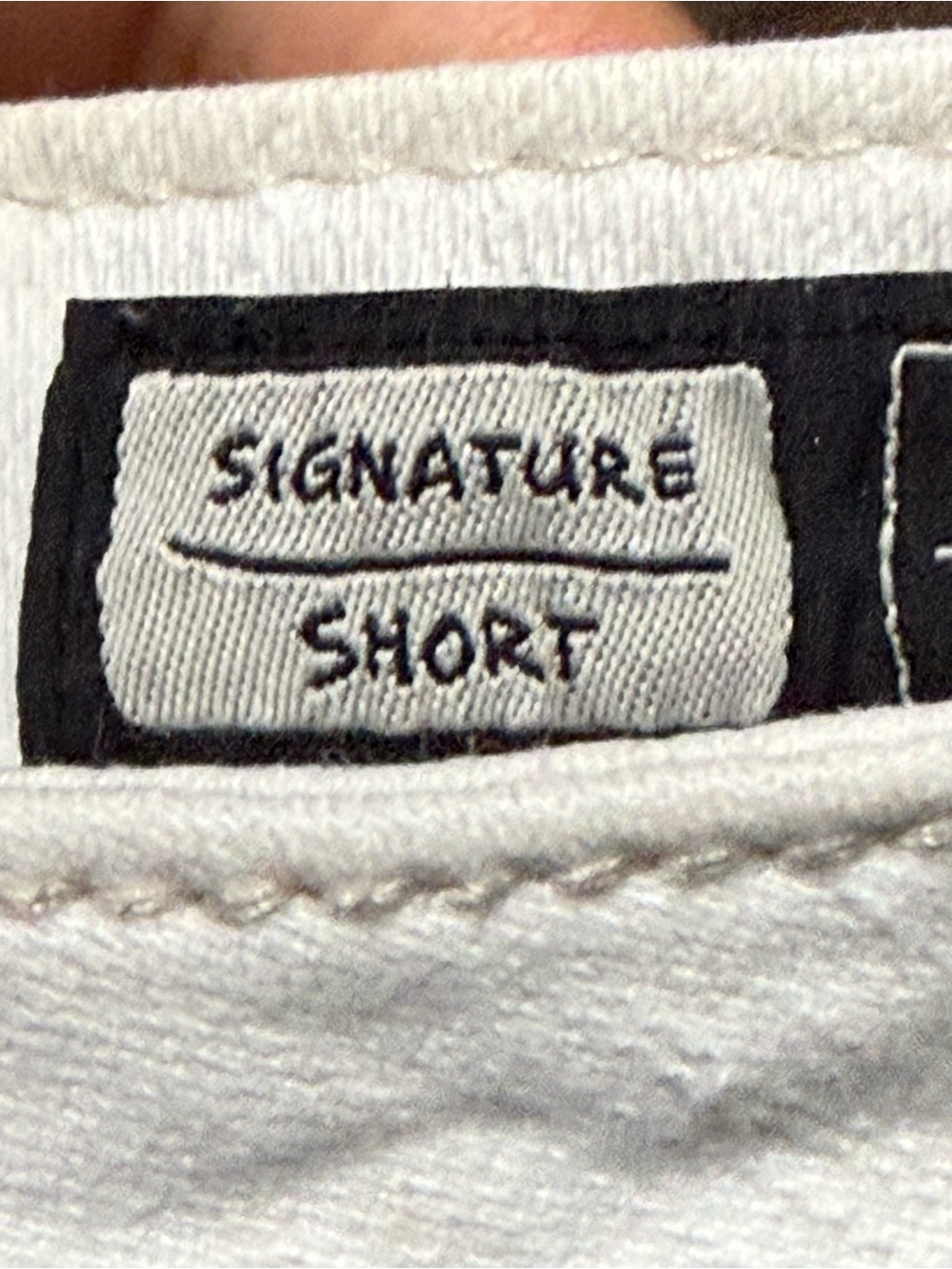 Miss Me Signature Shorts Women's 29 Mid Rise Frayed Hem in White Wash Denim - Picture 4 of 6